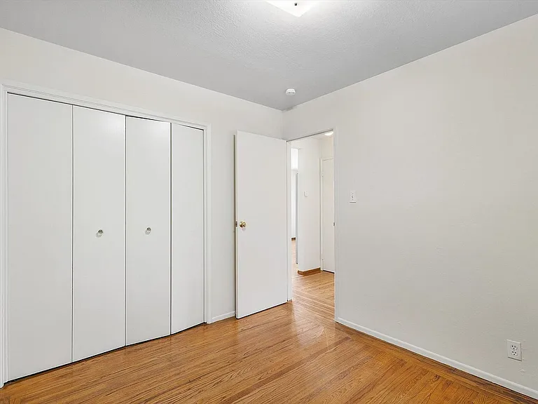 2911 Deakin St #3 — Photo 9