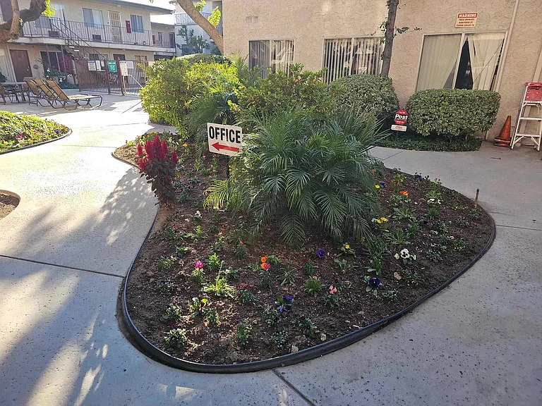 Sepulveda Blvd — Photo 3