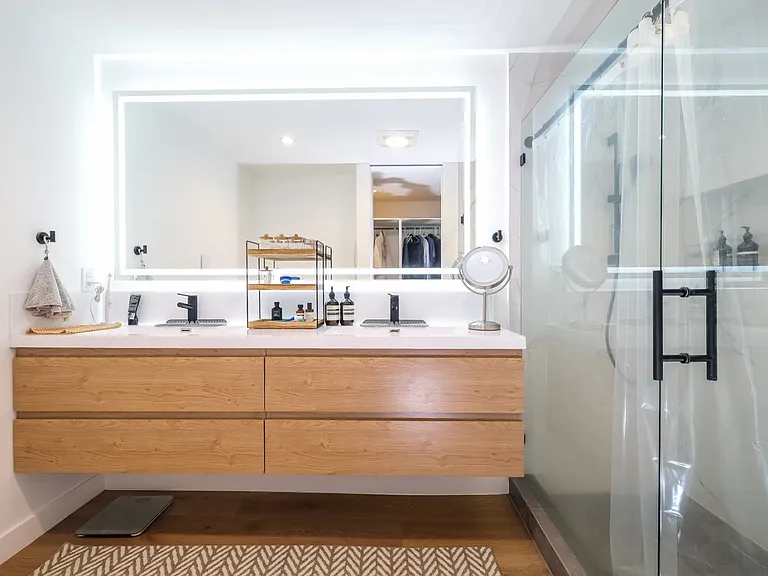 1639 Harbor Ave SW #301 — Photo 12