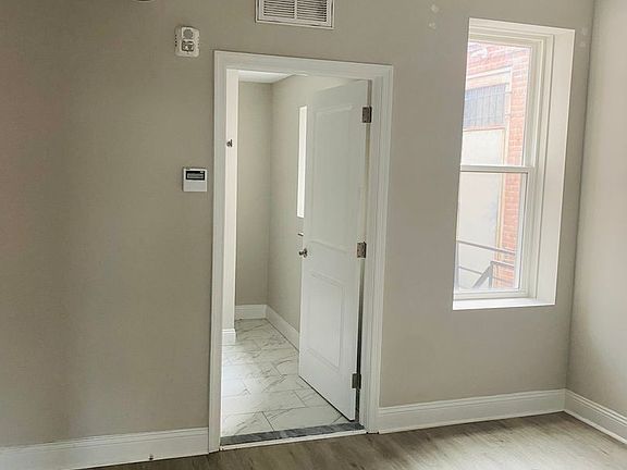 5th image of 1514 W Girard Ave #3F