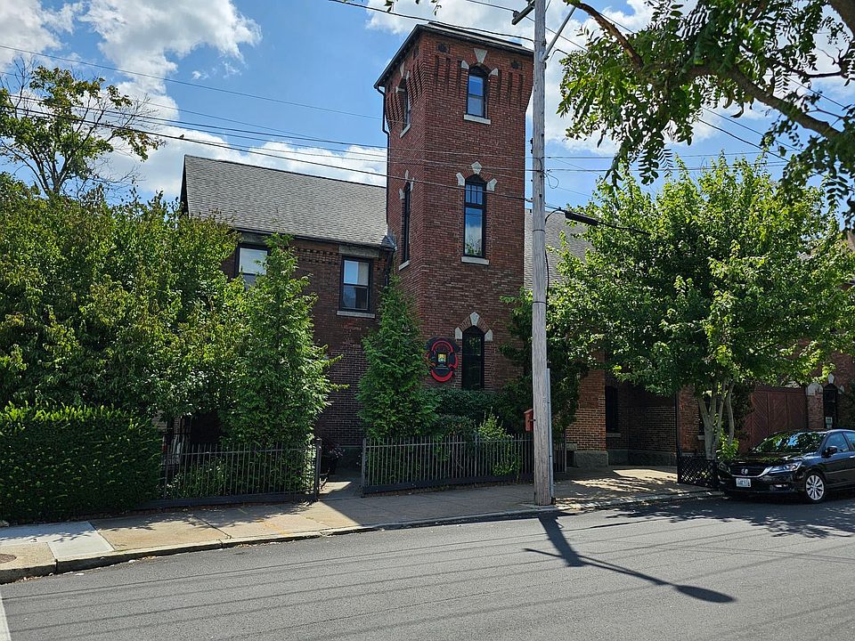 1st image of 106 Putnam St Floor 2