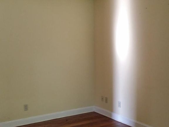 3rd image of 2932 Gaston Ave