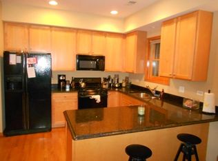 718 W Briar Pl #1N, Chicago, IL 60657