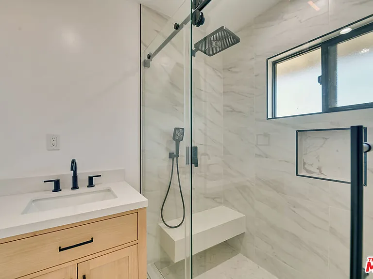 843 Westbourne Dr #B — Photo 6