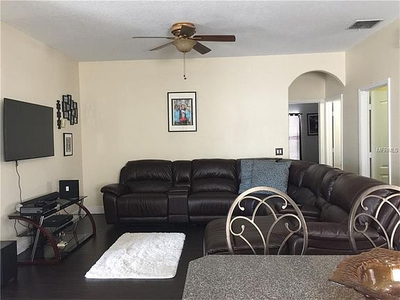 3rd image of 981 Vaquero Ln