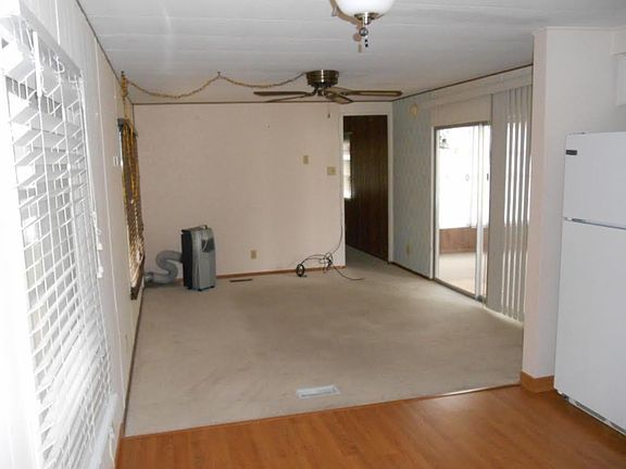 4th image of 13125 Lemon Ave