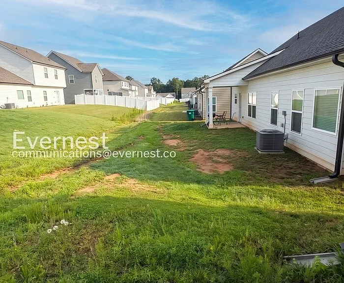 136 Culver St — Photo 28