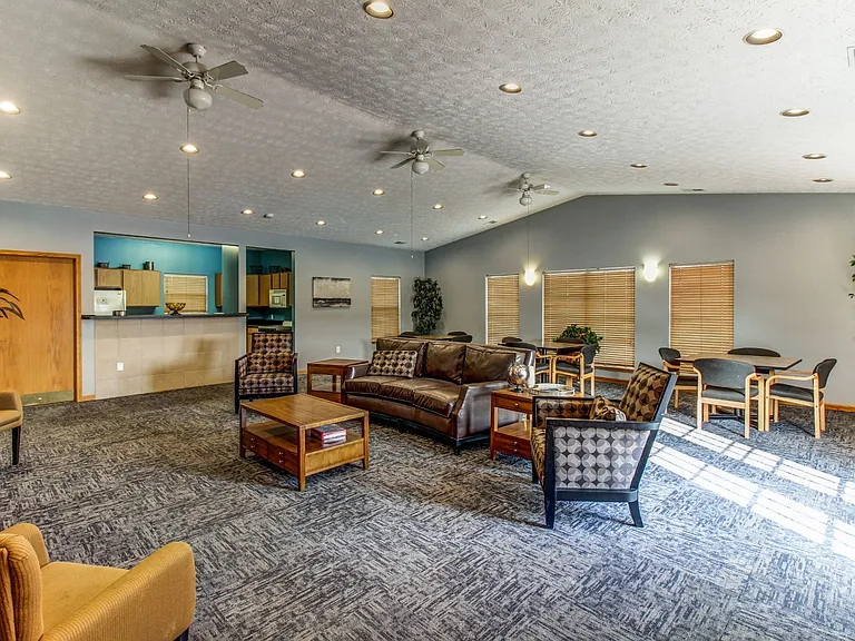 Riverbend Apartment Homes — Photo 21