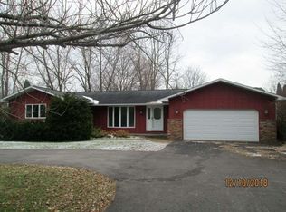 1079 W Center Rd, Essexville, MI