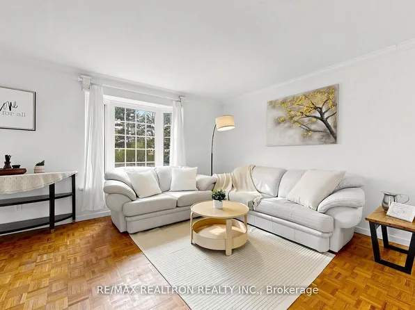 135 Avenue Rd, Richmond Hill, ON L4C 4Z6