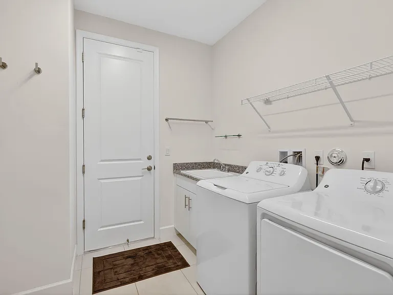 11765 SW Poseidon Way — Photo 39