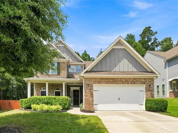 697 Rockingham Dr, Lithia Springs, GA 30122
