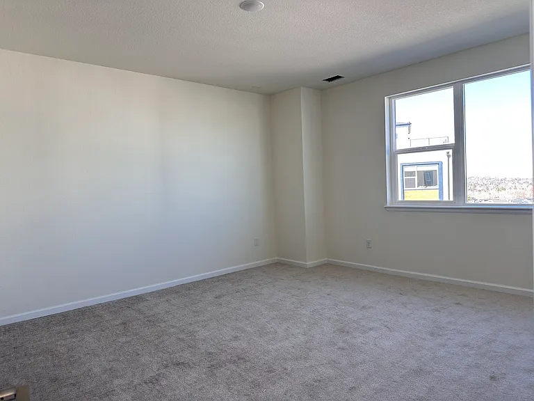 760 Josephine Way — Photo 16