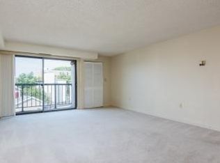 18 Elmer St #101, Cambridge, MA 02138