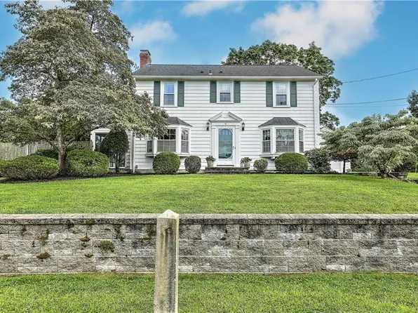 4 Stoney Brook Ct, Cumberland, RI 02864