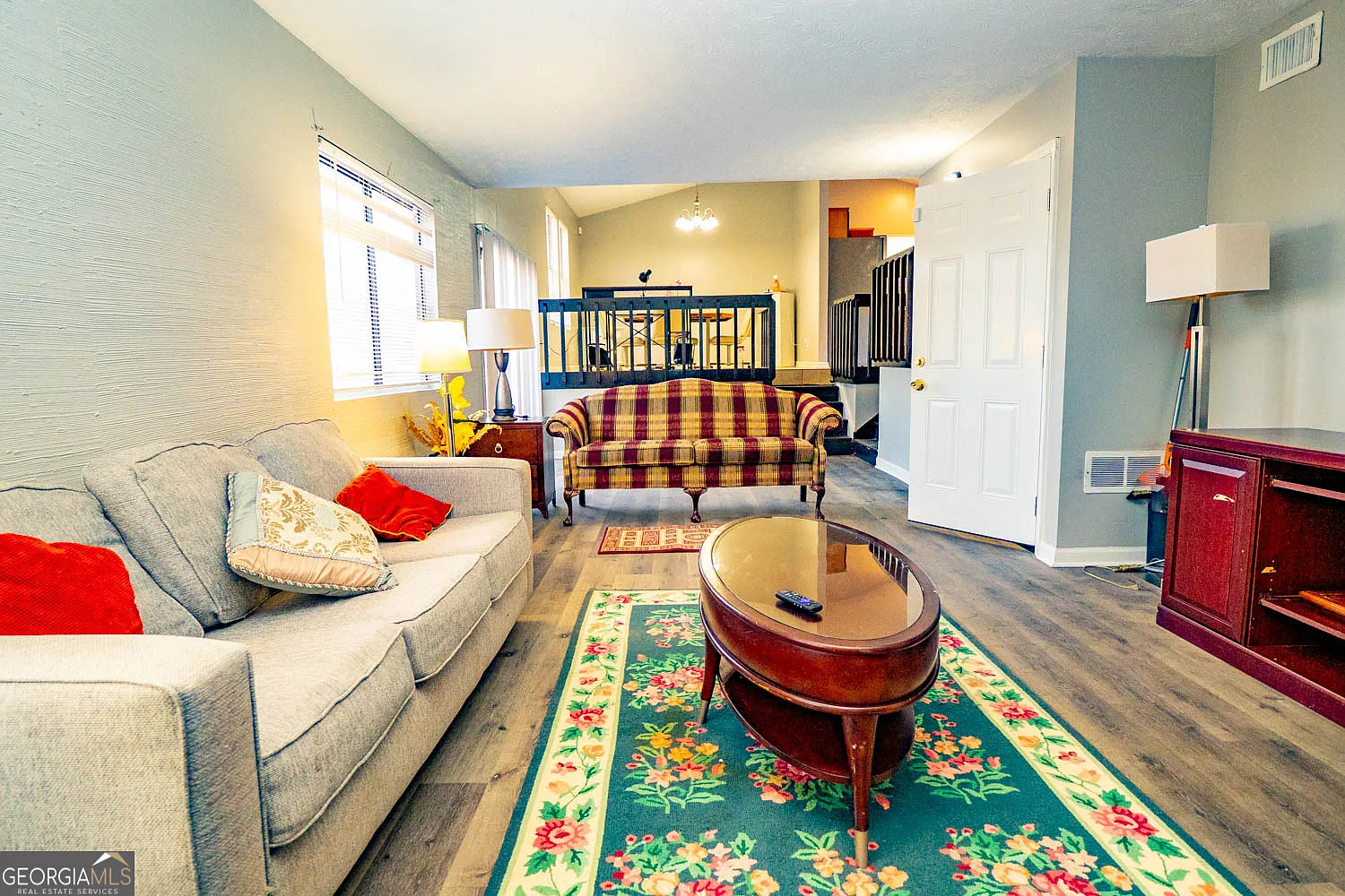 3 bed, 2.0 bath, 1344 sqft, $2,500 — Photo 4