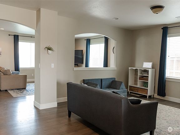 3rd image of 208 Dublin Street