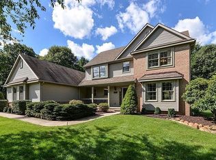 7625 Winfield Dr, Brighton, MI