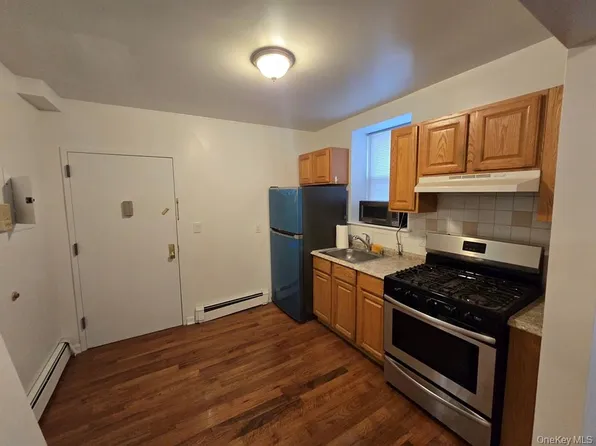 92-14 95th Avenue image 4 of 17