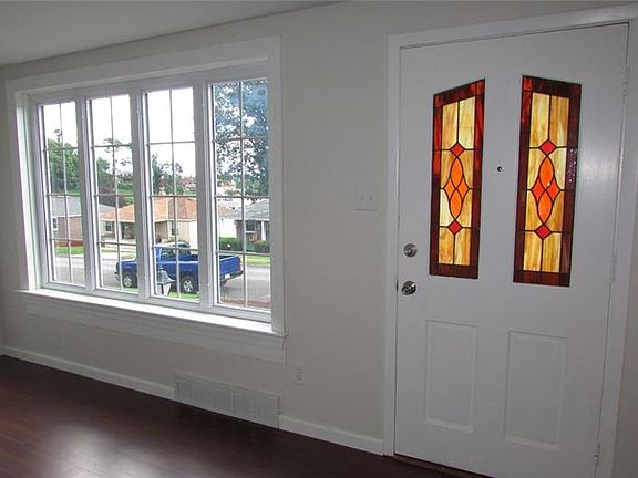 5th image of 315 Bost Dr