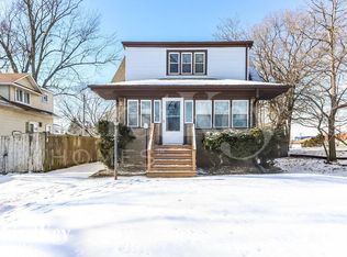 18240 Grant St, Lansing, IL