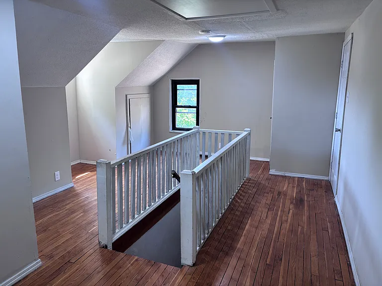 539 Main St — Photo 5