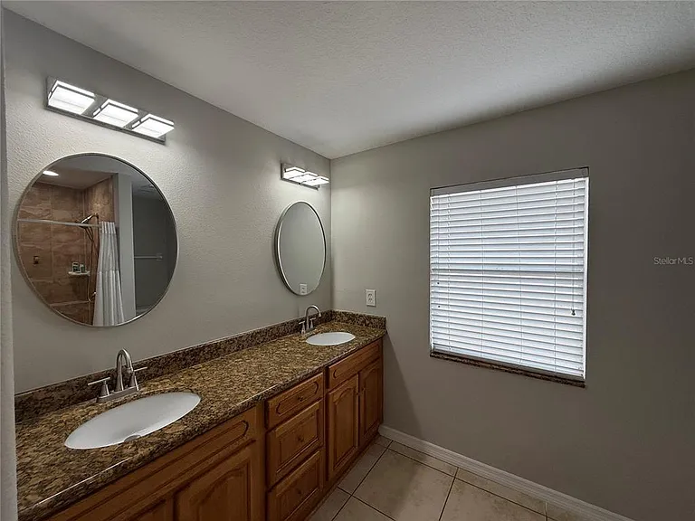 2907 W Chestnut St — Photo 12