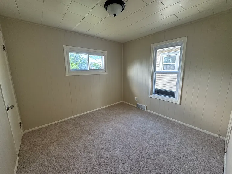 2205 La Salle Ave — Photo 11