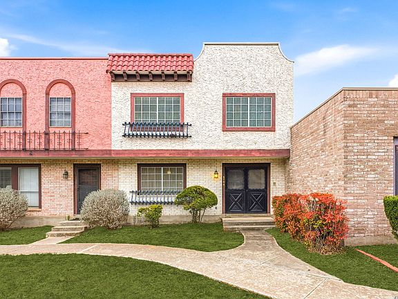 3rd image of 6746 Crown Ridge