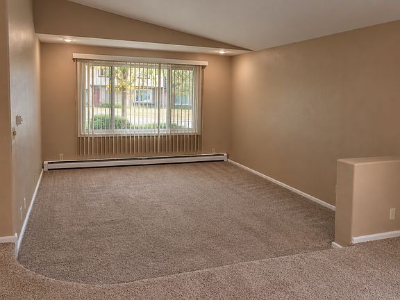 4th image of 3922 S Seville Cir