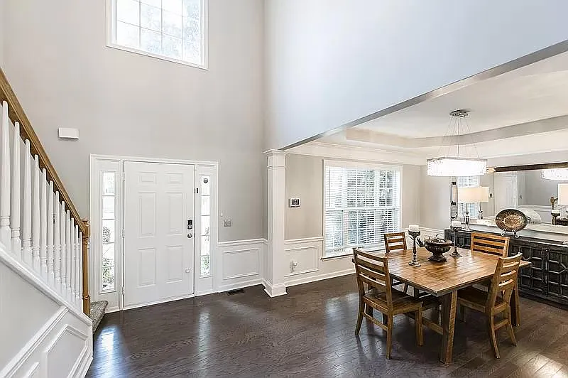7 bed, 3.5 bath, 4200 sqft, $5,000 — Photo 3