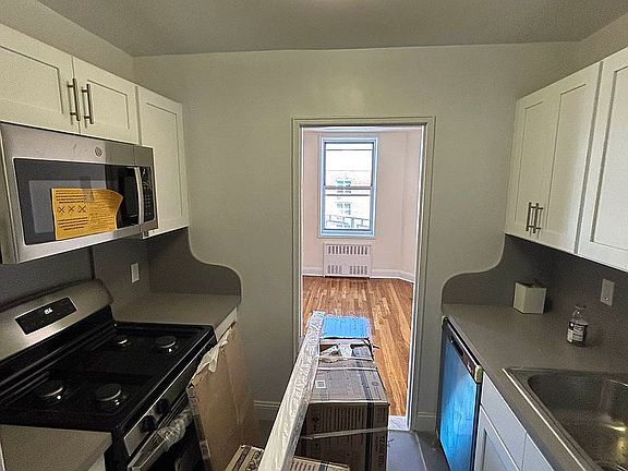 4th image of 3338 Nostrand Ave #6