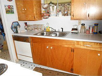 3rd image of 801 Lamar Ave