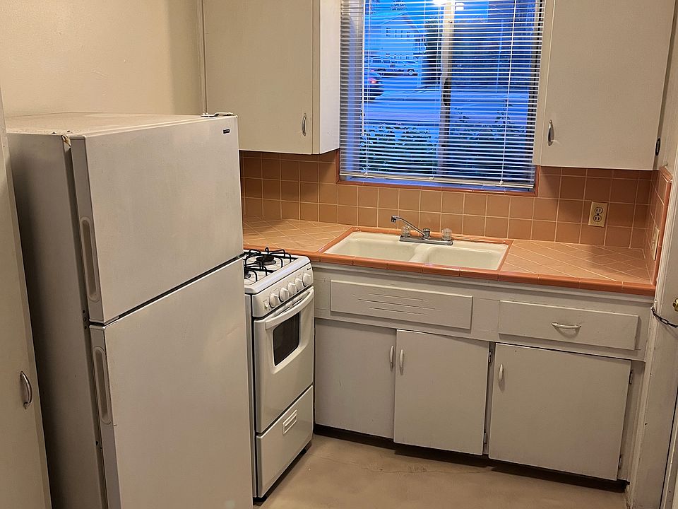 1st image of 802 N Alvernon Way APT A