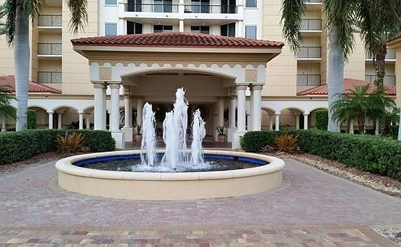 Beautiful entry with fountain