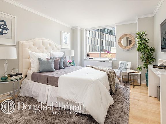 4th image of 295 Greenwich St #5EN