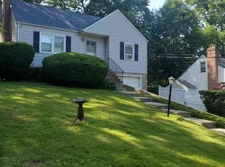 94 The Promenade, Glen Head, NY 11545