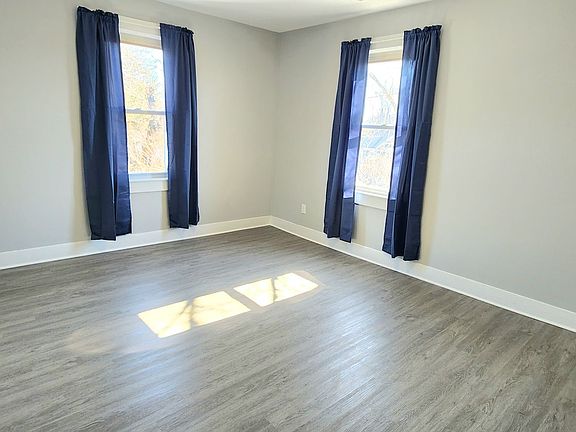 5th image of 182 Church St