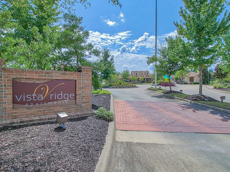 Vista Ridge Apartments — Photo 20
