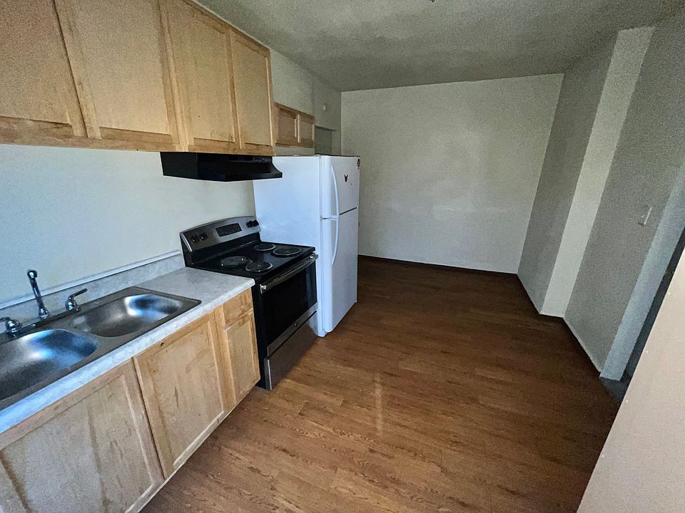 1st image of 976 E 70th St #6