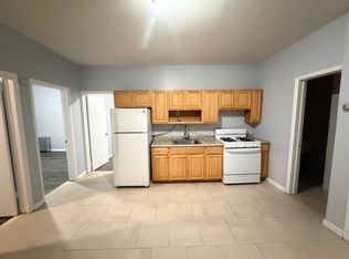 41 W 54th St #4E, Bayonne, NJ 07002