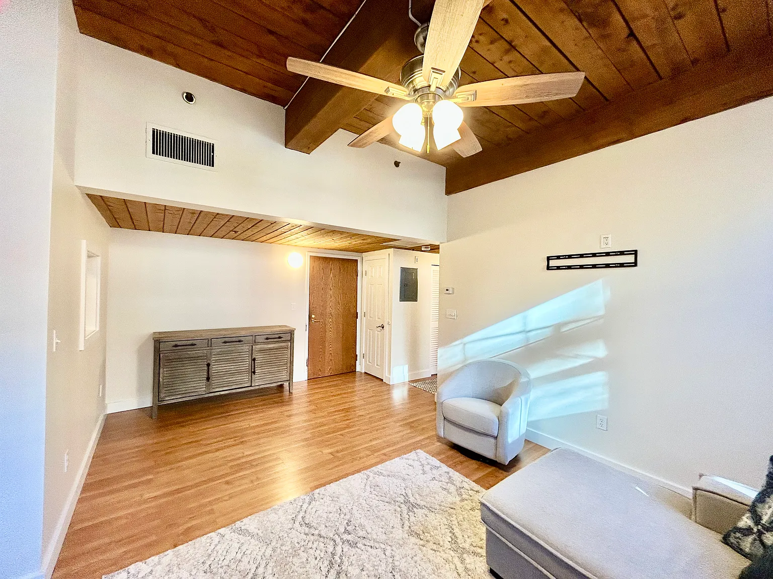 1 bed, 680 sqft, $2,300 — Photo 3