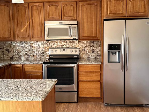 4th image of 8867 Lutz Dr