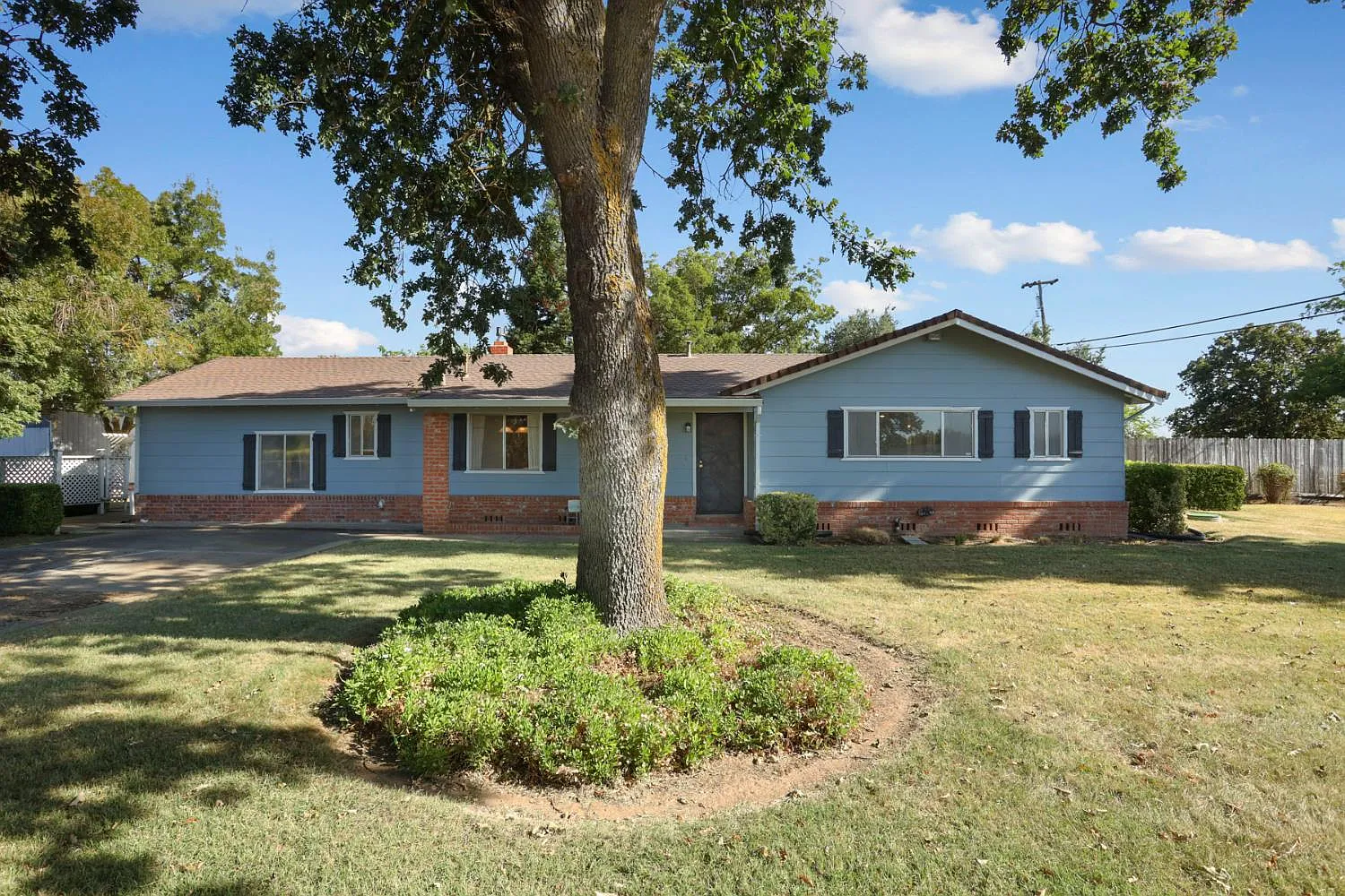 13495 E Live Oak Rd photo 1