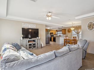 152 Sandy Ridge Dr, Poteet, TX 78065