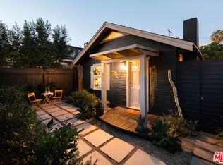 1517 Cabrillo Ave, Venice, CA 90291