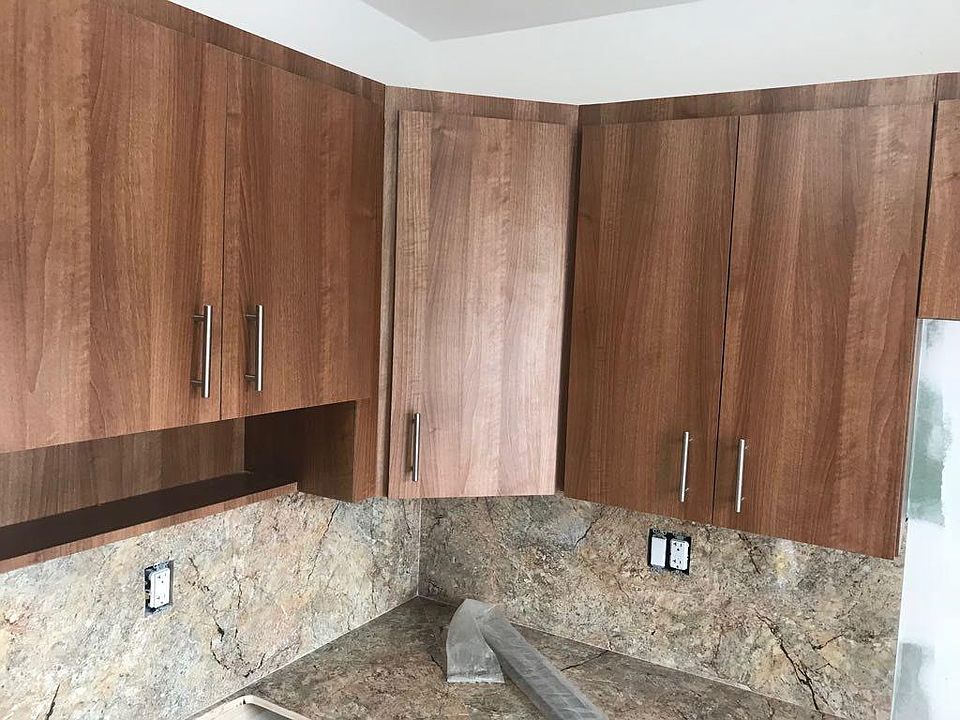 2nd image of 300 SW 16th St APT 6