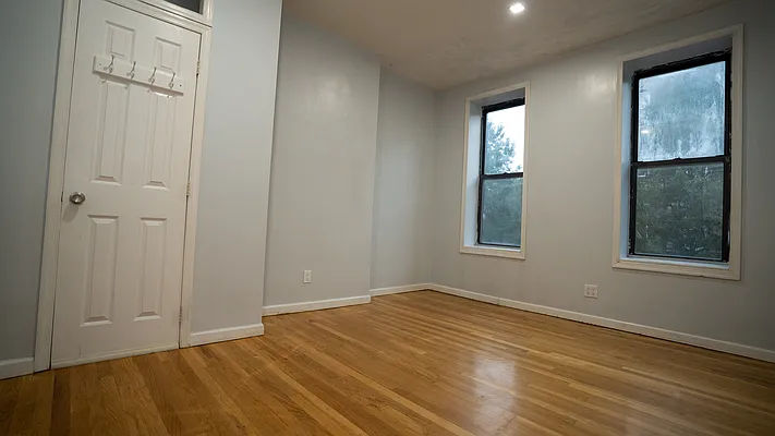 Rented by Nooklyn NYC LLC | media 4