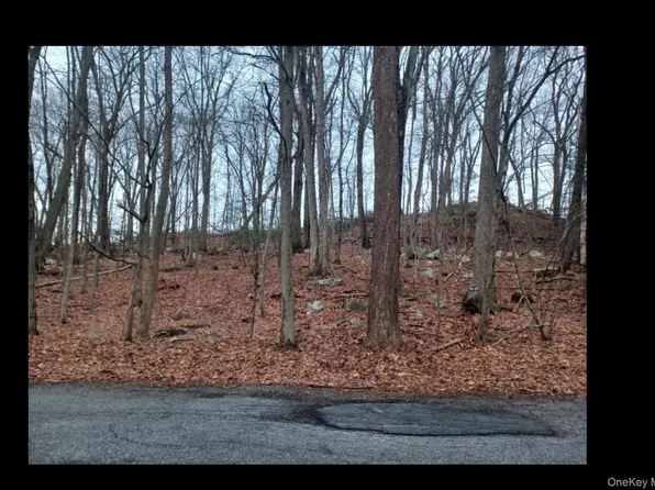 27 Jean Drive, Cortlandt Manor, NY 10567