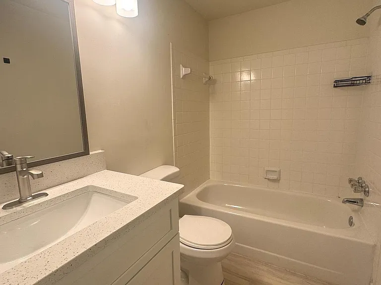 18001 Chalet Dr #19202 — Photo 21